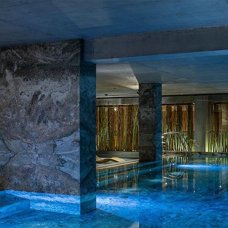 Hotel Warszawa Exterior photo The spa at The Landmark