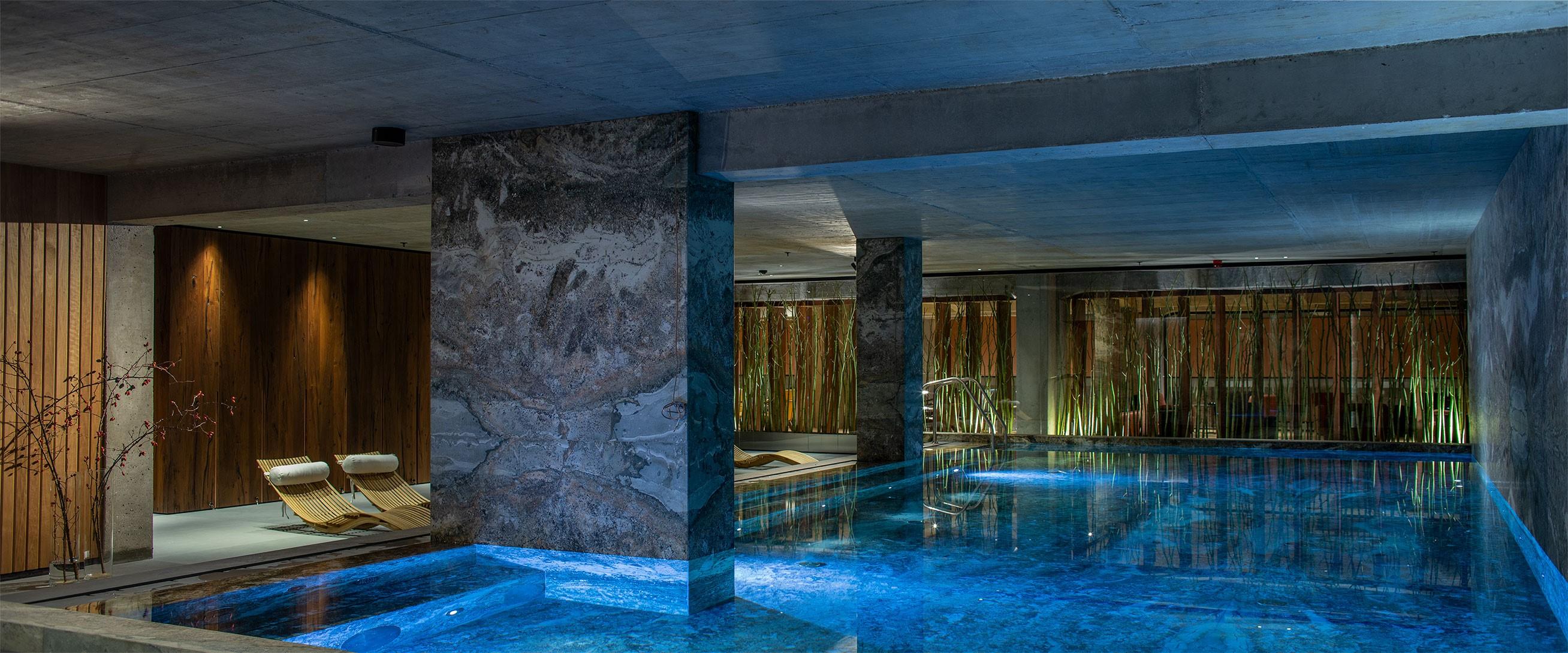 Hotel Warszawa Exterior photo The spa at The Landmark