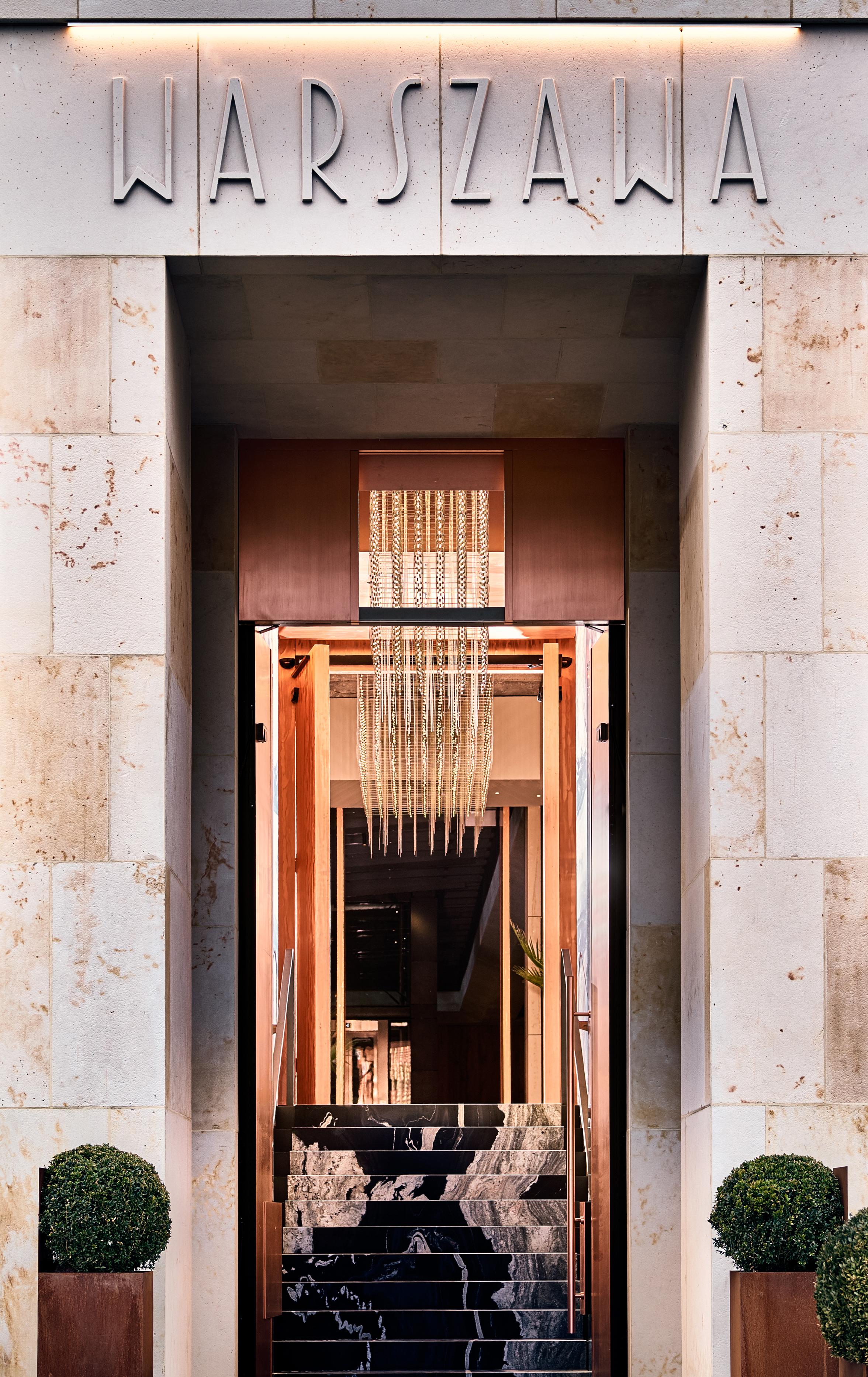 Hotel Warszawa Exterior photo Entrance to the museum
