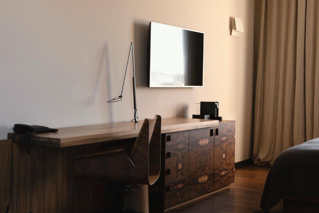 Hotel Warszawa Exterior photo A flat-screen television mounted on a wall
