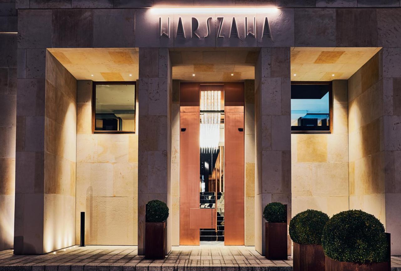 Hotel Warszawa Exterior photo Entrance of the hotel